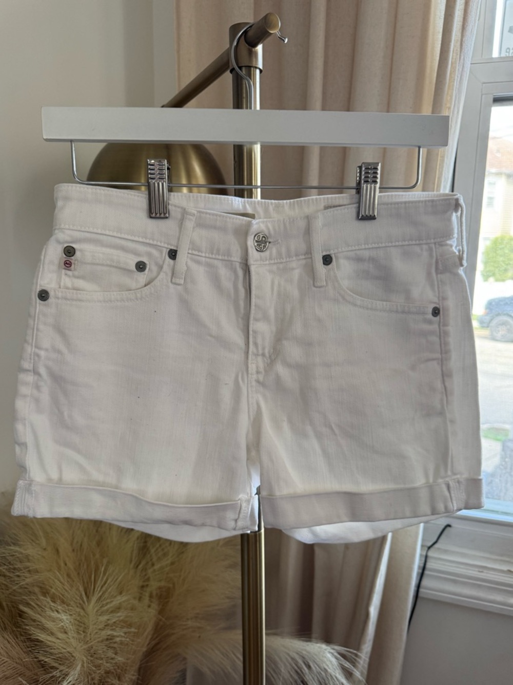 AG Adriano Goldschmied The Hailey Ex-Boyfriend Roll-Up White Shorts | 25 - Picture 1 of 7